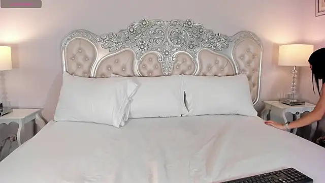 AmyColman  online show from 19, 2, 2026