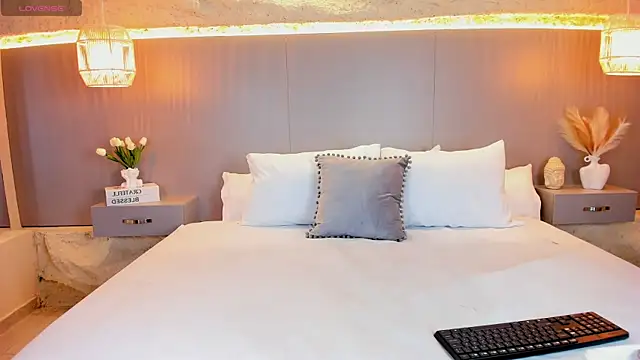 AmyColman  online show from 4, 3, 2026