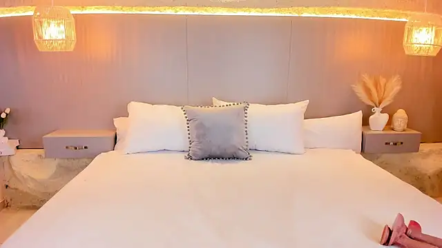 AmyColman  online show from 21, 3, 2026