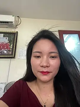 Snapshot of Bee_Yellow00 chatting on 8, 6, 2026 Bee Yellow00 online show from 8, 6, 2026