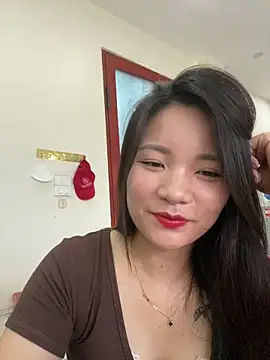 Snapshot of Bee_Yellow00 chatting on 1, 7, 2026 Bee Yellow00 online show from 1, 7, 2026