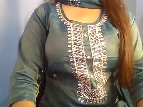 Snapshot of QUEEN_SUKU__ chatting on 24, 10, 2025 QUEEN SUKU   online show from 24, 10, 2025