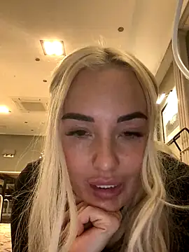 Snapshot of brookemiss88x chatting on 23, 10, 2025 brookemiss88x online show from 23, 10, 2025