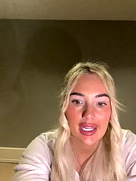 Snapshot of brookemiss88x chatting on 2, 11, 2025 brookemiss88x online show from 2, 11, 2025