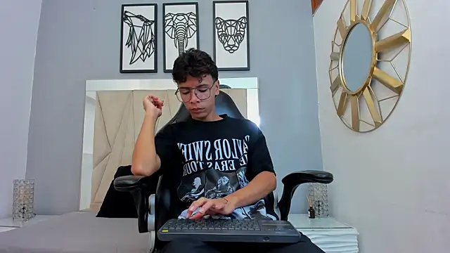 adams bobby online show from 18, 12, 2025