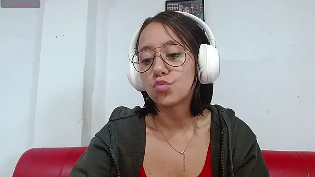 Snapshot of LunaaMorena chatting on 13, 5, 2026 LunaaMorena online show from 13, 5, 2026