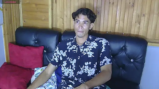 JackLauree online show from 30, 10, 2025