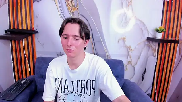 Snapshot of Aaron_LatinMen chatting on 29, 10, 2025 Aaron LatinMen online show from 29, 10, 2025