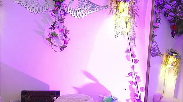 ISA NIXON online show from 30, 11, 2025