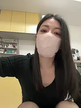 akimix xoxo online show from 4, 4, 2026