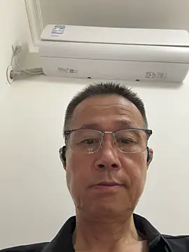 Snapshot of liangyueguo520 chatting on 28, 10, 2025 liangyueguo520 online show from 28, 10, 2025