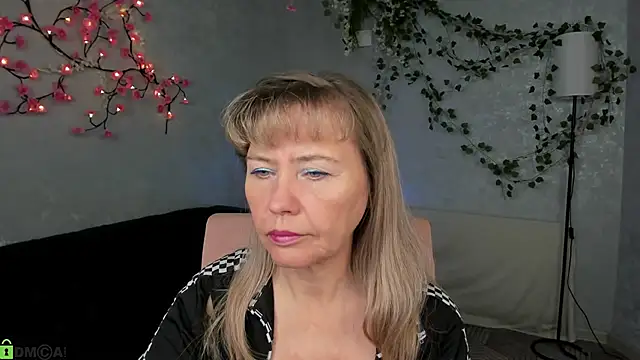 Carla Vogue online show from 2, 12, 2025