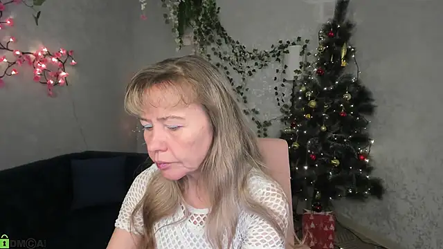 Carla Vogue online show from 16, 12, 2025