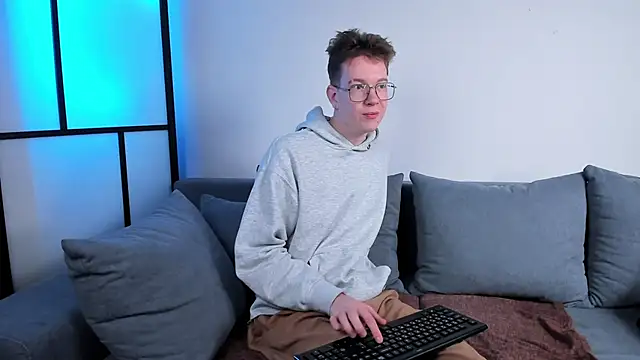 Snapshot of Teddy_Parker chatting on 2, 11, 2025 Teddy Parker online show from 2, 11, 2025