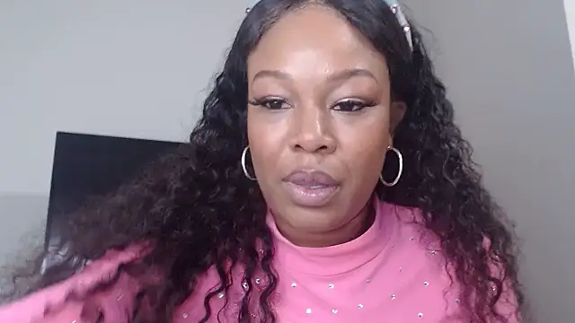 Snapshot of SweetieP11 chatting on 27, 10, 2025 SweetieP11 online show from 27, 10, 2025