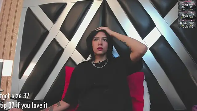 CloePerson online show from 2, 4, 2026