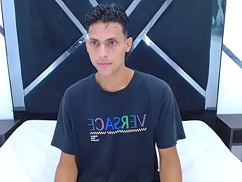 Snapshot of wiltom_ chatting on 28, 10, 2025 wiltom  online show from 28, 10, 2025