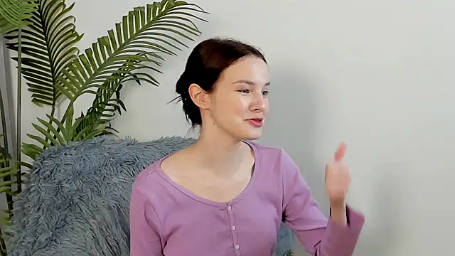 Snapshot of MariamShapouri chatting on 26, 10, 2025 MariamShapouri online show from 26, 10, 2025