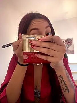 StephanyRouss online show from 4, 12, 2025