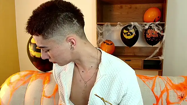 Snapshot of MatheoMontclair chatting on 28, 10, 2025 MatheoMontclair online show from 28, 10, 2025