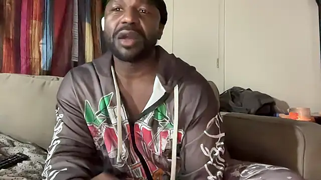 Snapshot of EggplantMonster4 chatting on 12, 1, 2026 EggplantMonster4 online show from 12, 1, 2026