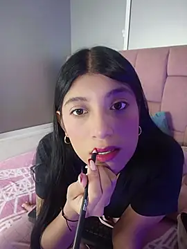 YeseniaRodriguez3 online show from 17, 7, 2026