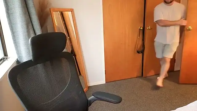 Snapshot of john_clarisa chatting on 6, 4, 2026 john clarisa online show from 6, 4, 2026