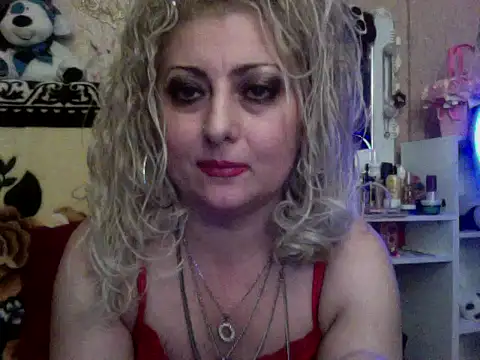 Snapshot of xHot_Amazonq chatting on 19, 11, 2025 xHot Amazonq online show from 19, 11, 2025