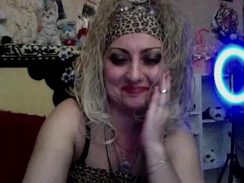 Snapshot of xHot_Amazonq chatting on 21, 11, 2025 xHot Amazonq online show from 21, 11, 2025