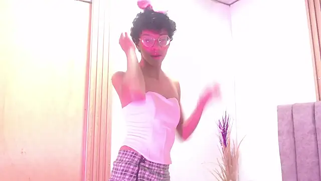 Snapshot of Athenea_Zoe chatting on 29, 10, 2025 Athenea Zoe online show from 29, 10, 2025