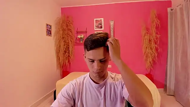 Snapshot of elmasmas01 chatting on 5, 11, 2025 elmasmas01 online show from 5, 11, 2025