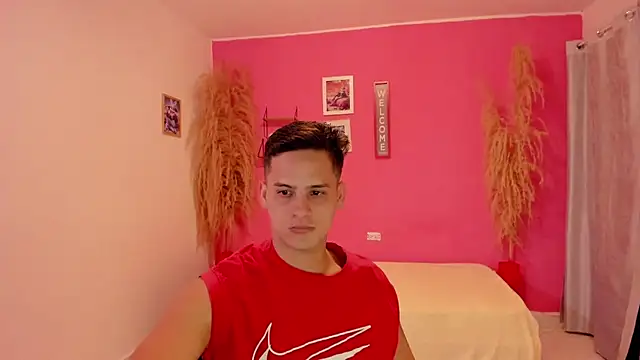 Snapshot of elmasmas01 chatting on 6, 11, 2025 elmasmas01 online show from 6, 11, 2025