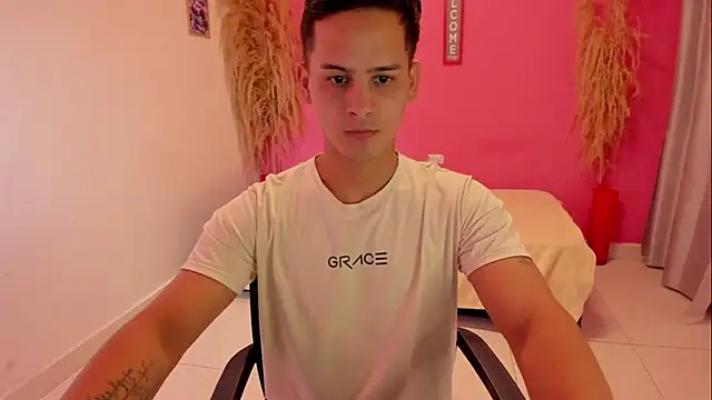 Snapshot of elmasmas01 chatting on 15, 11, 2025 elmasmas01 online show from 15, 11, 2025