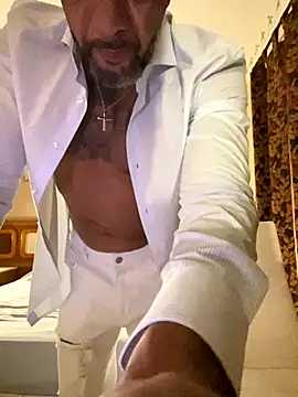 Snapshot of latino2211 chatting on 7, 11, 2025 latino2211 online show from 7, 11, 2025