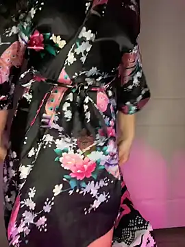 nikkiloveee online show from 17, 12, 2025