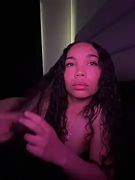 nikkiloveee online show from 5, 2, 2026