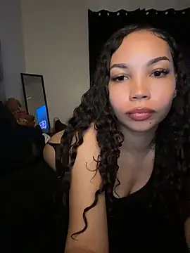 Snapshot of nikkiloveee chatting on 2, 8, 2026 nikkiloveee online show from 2, 8, 2026