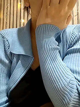 Snapshot of Emily__love chatting on 25, 11, 2025 Emily love online show from 25, 11, 2025