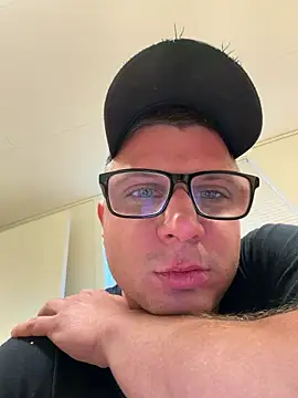 PolishBoy1995 online show from 5, 11, 2025