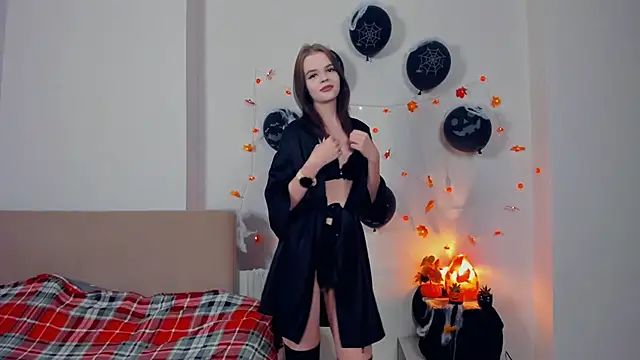 YourLovelyLily online show from 5, 11, 2025