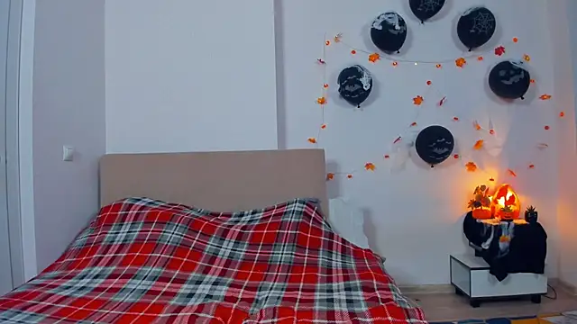 YourLovelyLily online show from 8, 11, 2025