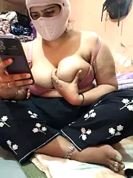 Snapshot of CUTE-GIRL-1 chatting on 3, 2, 2026 CUTE-GIRL-1 online show from 3, 2, 2026