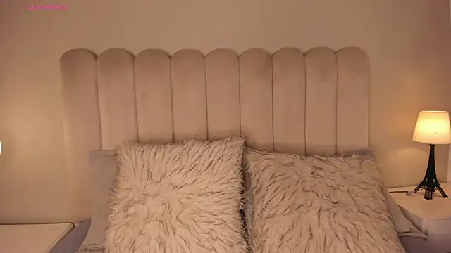 Melanie hillz online show from 25, 3, 2026