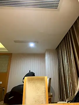 Snapshot of Qt889999 chatting on 8, 11, 2025 Qt889999 online show from 8, 11, 2025