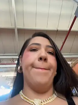 Hannahpradaa  online show from 19, 11, 2025