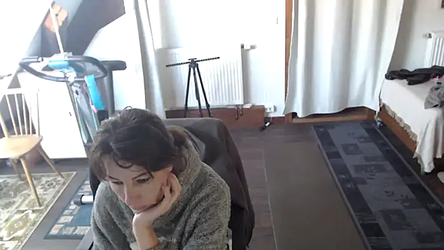 Snapshot of MissDyannis chatting on 12, 3, 2026 MissDyannis online show from 12, 3, 2026