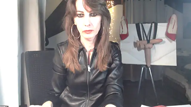 Snapshot of MissDyannis chatting on 1, 4, 2026 MissDyannis online show from 1, 4, 2026