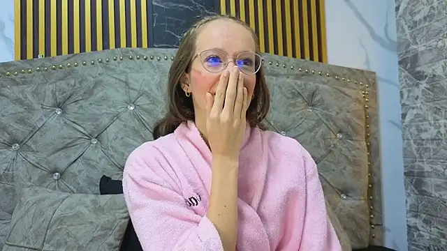 Salome cruxx online show from 2, 4, 2026