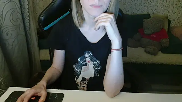 Snapshot of _Alisa_Allison_ chatting on 30, 10, 2025  Alisa Allison  online show from 30, 10, 2025