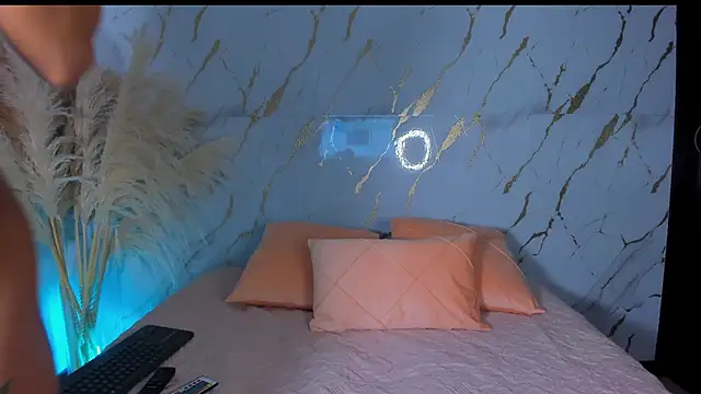 Julig01 online show from 14, 11, 2025